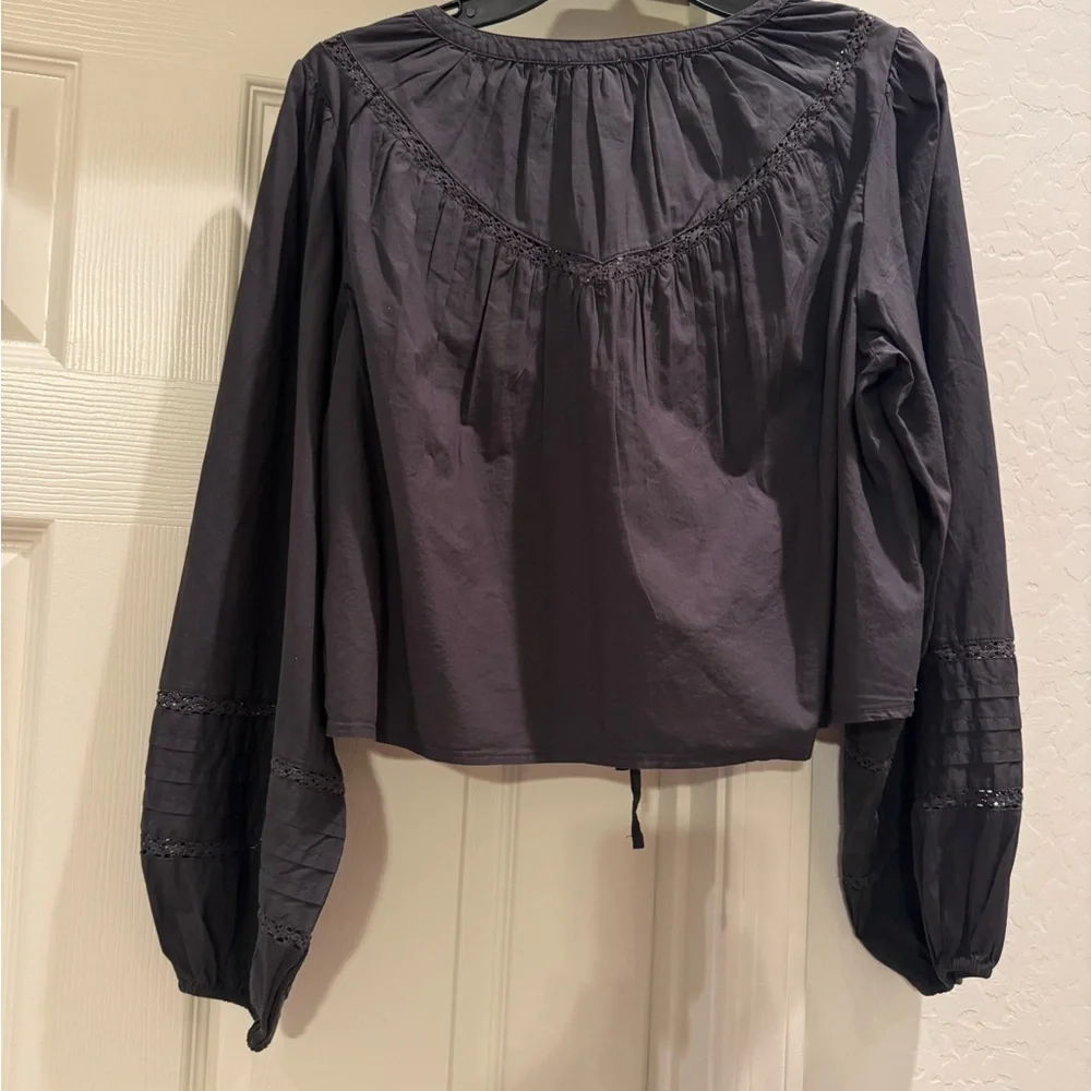 NWT Aerie Charcoal Smocked Blouse. Size Small With Balloon Sleeves - Picture 6 of 11